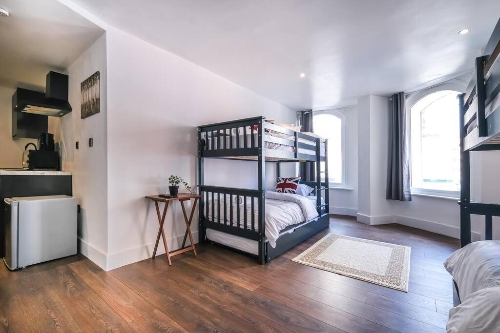 Apartment Quaint And Spacious Piccadilly Sleep 6 Vrd *